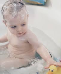 This bath seat is ergonomically designed to provide the needed comfort for your baby when bathing. Angelcare On Twitter Just A Girl Her Ducky And Her Angelcare Baby Bath Booster Raisingmydaughter Une Fille Son Canard Et Son Rehausseur De Bain Angelcare Https T Co Yfcm1zlscl