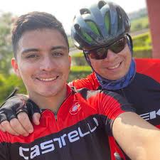 Nuestra última navidad como novios 🥹🖤 La siguiente será como  🤵🏻‍♂️👰🏻‍♀️. Feliz navidad para todo ustedes 🎶🎶