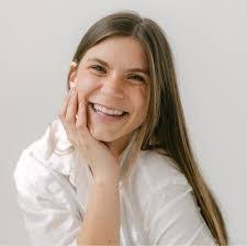 Meagan Leigh's Instagram, Twitter & Facebook