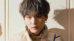 Nyaris semua lagu milik bts diproduseri oleh suga yang terlahir dengan nama min yoongi tersebut. Lirik Lagu Interlude Shadow Suga Bts Trailer Map Of The Soul 7 Lengkap Beserta Terjemahan Tribunnews Com Mobile