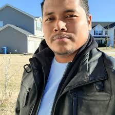 Para los que creyeron y no creyeron, que tirando en un aro “chapiollo”, en  aquellas canchas viejas e improvisadas con tablas viejas, en medio de tanto  sol y con canchas de adoquines