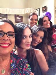 Alba Raquel Barros على X: "Selfie en el set de En otra Piel"  http://t.co/ph19aN6QbL"