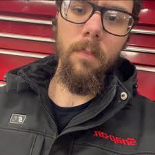 is there a way to change the color of my ship