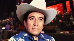 Cuáles éxitos musicales compuso Cornelio Reyna en su carrera