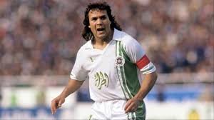 وشوهد ان بعض لاعبي منتخب الجزائر فضلوا البقاء في الاتوبيس لحين انتهاء المشاجرة والرشق بالحجارة. Sportmob Ø£ÙØ¶Ù„ 10 Ù„Ø§Ø¹Ø¨ÙŠÙ† ÙÙŠ ØªØ§Ø±ÙŠØ® Ø§Ù„Ù…Ù†ØªØ®Ø¨ Ø§Ù„Ø¬Ø²Ø§Ø¦Ø±ÙŠ