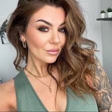 Jenna Collins's Instagram, Twitter & Facebook