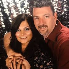 David Comstock with his wife Cassi embrace #daddydave #streetoutlaws  #husbandwife *