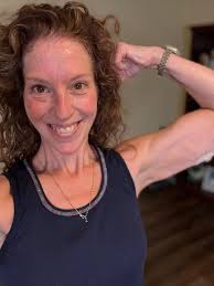 Ok got back from Oklahoma yesterday but drove straight threw for gas and  potty so to exhausted to hoop. Tonight did 20 minutes with old hoop (I like  the best) video shows