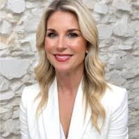 Ashley Samuelson's Instagram, Twitter & Facebook