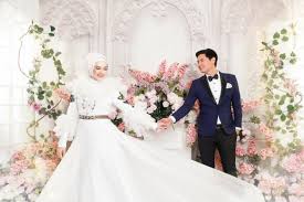 Check spelling or type a new query. 10 Inspirasi Gaun Pernikahan Syar I Buatmu Anggun Di Hari Bahagia