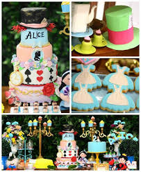 Mesa Candy Bar De Alicia En El Pais De Las Maravillas Alice In Wonderland Birthday Party Alice In Wonderland Tea Party Alice In Wonderland Birthday Alice In Wonderland Party
