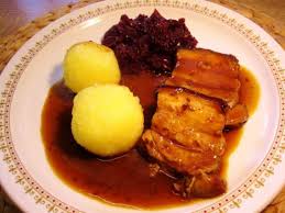 Schweinebauch Mit Knuspriger Schwarte Rezept Rezept In 2020 Schweinebauch Schweinebauch Rezepte Lebensmittel Essen