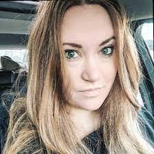 Alana Rowell's Instagram, Twitter & Facebook