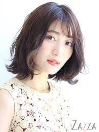 ゆるふわな雰囲気がたまらない ボブ 巻き髪 ヘアアレンジを大特集 folk ボブ 巻き髪 ヘアスタイル ボブ 前下がりボブ