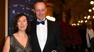 Dass friedrich merz zwei flugzeuge besitzt, bezweifelt ein konzernchef. Friedrich Merz Privat Vierfacher Opa So Lebt Der Cdu Politiker Ganz Privat News De
