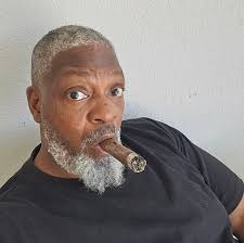 I'm gonna go in there and pipe her down"😂