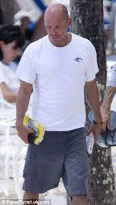Granddaughter of robert and ethel kennedy and daughter of courtney kennedy hill, this tragic news of the death of saoirse kennedy hill came about after police. Kenny Chesney Covers Up Bald Head With T Shirt As He Soaks Up Sun In Barbados Daily Mail Online