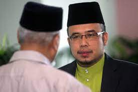 His first term of perlis mufti had been from 2006 until 11 november 2008. Q A Malaysian Muslim Scholar Muhammad Asri Zainul Abidin Wsj