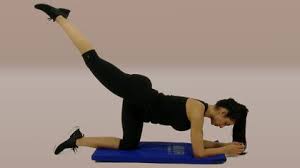 Dedica unos minutos en casa a estos ejercicios para glúteos y consigue perder grasa y moldear tu trasero. Sentadillas Estocadas Y Mas 18 Ejercicios Para Trabajar Gluteos Y Piernas En Casa Infobae