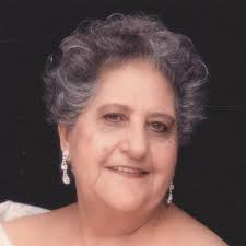 Beatriz Neder's Instagram, Twitter & Facebook