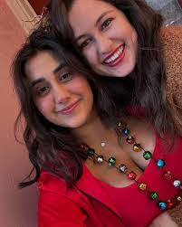 Kat Mcintyre's Instagram, Twitter & Facebook