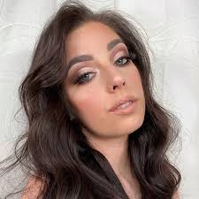 Sheena Rae's Instagram, Twitter & Facebook