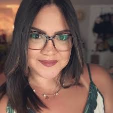 Laura Daugherty's Instagram, Twitter & Facebook