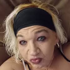 Shari Diaz's Instagram, Twitter & Facebook