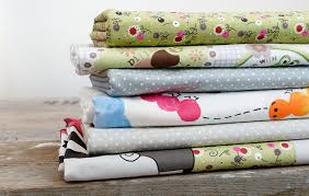 Dein kind kuschelt sich gerne in selbstgebauten höhlen ein und braucht am abend seinen ganz eigenen rückzugsort? Kindergardinen Vorhange Furs Kinderzimmer Im Raumtextilienshop