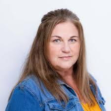 Colette Carter's Instagram, Twitter & Facebook