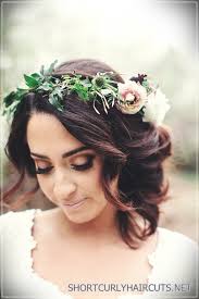 Hair length, texture, and a wedding theme all play a big role in determining the overall look that best suits each bride. 12 Stunning Short Hairstyles For Weddings