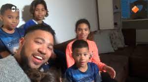 Familie nagelkerke geniet van een luie zondag. Vader Jay 33 Uit Een Huis Vol Ik Sta Open Voor Een Vrouw In Mijn Leven Linda Nl