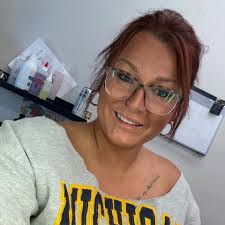 Happy birthday Amber Lynn Meade! I love you so much,You hold a special  place in so many peoples lives. I hope you have the best day, you deserve  it and so much