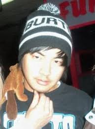 Radies and gentremen, I now present to you from back in the day…..”Emo  Jason” 😂😆 P.S. I still have my ears pierced. 😃