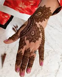 Amazing peacock mehndi design ideas for armband. Easy To Try Classic Mehndi Henna Designs With Images