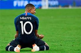 كليان مبابي لاعب نادي باريس سان جيرمان برصيد 18 هدف. ÙƒÙŠÙ„ÙŠØ§Ù† Ù…Ø¨Ø§Ø¨ÙŠ ÙŠØªØºØ²Ù„ ÙÙŠ Ù„ÙŠÙØ±Ø¨ÙˆÙ„ Ø§Ù„Ø¥Ù†Ø¬Ù„ÙŠØ²ÙŠ ÙˆØ§ØªØ³ ÙƒÙˆØ±Ø©