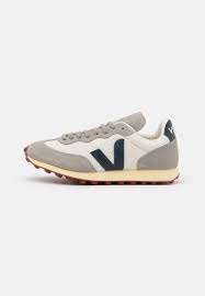How many nautico fans are there in brazil? Veja Rio Branco Sneaker Low Gravel Nautico Oxford Grey Weiss Zalando De
