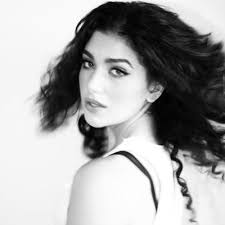 Caroline Romano (@CarolineRomano)