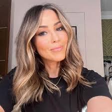 Iris Boyle's Instagram, Twitter & Facebook