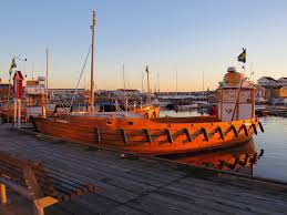 Fin lägenhet centralt i kungshamn lägenhet i kungshamn, smögen, sotenäs, bohuslän ljus fin lägenhet med egen ingång i bottenvåning på villa, uthyres i. Batfard Mellan Kungshamn Och Smogen Smogenkusten