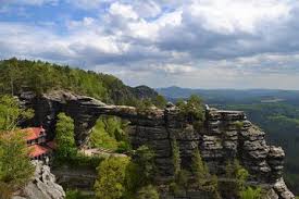 Das elbsandsteingebirge an der sächsischen grenze zu tschechien erstreckt sich auf beiden seiten der elbe über etwa 700km². Nationalpark Bohmische Schweiz Narodni Park Ceske Svycarsko Aktivitaten 2021 Viator