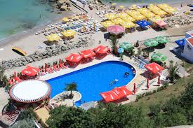 182 camere duble, 36 camere single si 13 apartamente; Complex Steaua De Mare Hotel Meduza Eforie Nord Romania