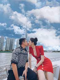 Matt liu chia sẻ thêm trên story bức hình khóa môi, ghì sát bên nhau hơn nữa khi phố mới lên đèn. Huong Giang Is The First Time Matt Liu Has Been Publicly Banned Youth Laughs
