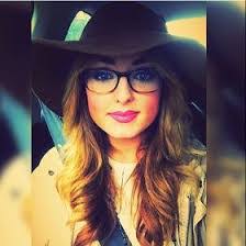 Lily Benedict's Instagram, Twitter & Facebook