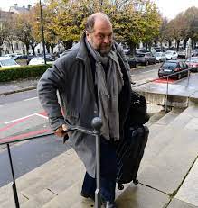 Le parc des animaux domestiques de l'actuel pouvoir s'agrandit : Lyon Eric Dupond Moretti Du Barreau A La Scene