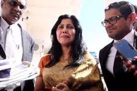 Samy vellu tem um filho, vell paari, que atualmente administra a maika holdings e foi consultor da putera mic e microfone juventude. Samy S Second Wife Shows Thali As Proof Of Marriage Edgeprop My