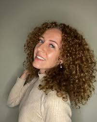 The face behind InCurls✨