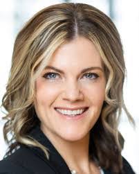 Kelli Dickson's Instagram, Twitter & Facebook