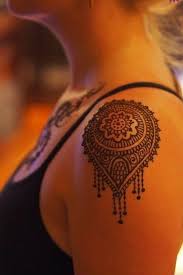 They are also an excellent option for a matching group tattoo. 15 Dinge Die Madels Mit Tattoos Nicht Mehr Horen Konnen Wunderweib