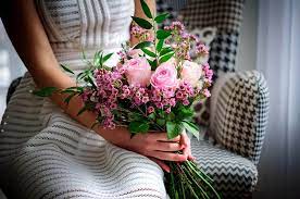 Some estimates suggest the average couple spends around $1,500 for their. Where To Buy Cheap And Beautiful Flowers Bouquets In Singapore Easy Travel Recipes